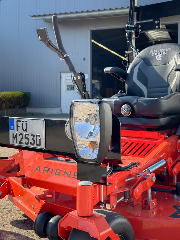 Ariens Homologations Kit für die StVZO Zulassung. Rasentraktor mit Beleuchtung.